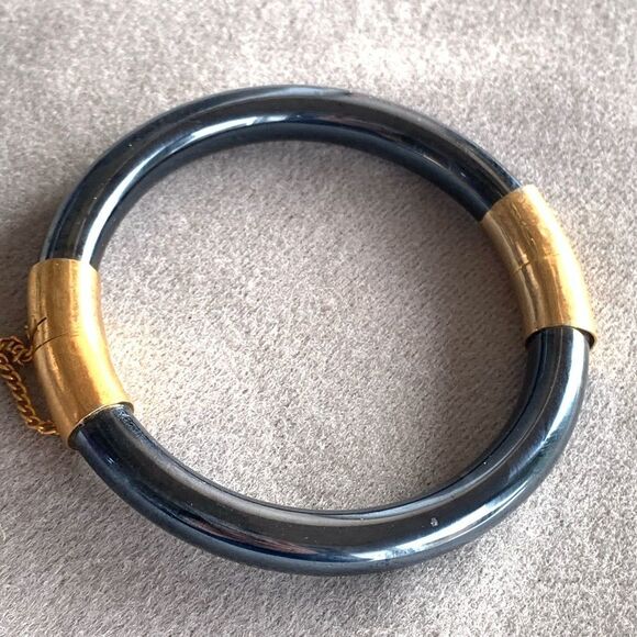 Vintage hematite bangle bracelet with gold clasp and chain - Picture 2 of 7
